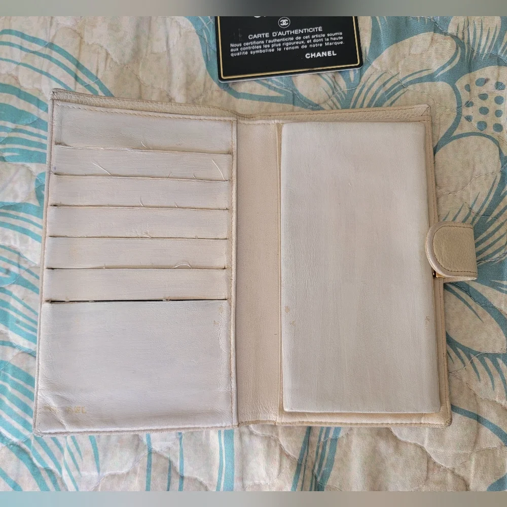 Chanel wallet - Picture 2 of 11